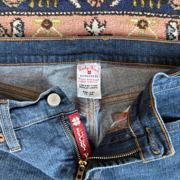 Vintage late 90s/early 2000s low rise, flare Lucky Brand jeans. - Picture 6 of 7